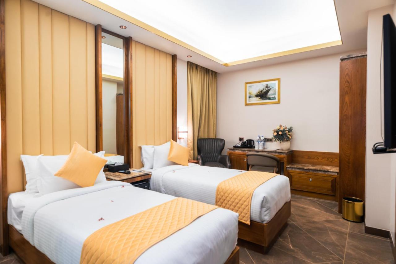 Marine Inn Hotel Kochi Bagian luar foto