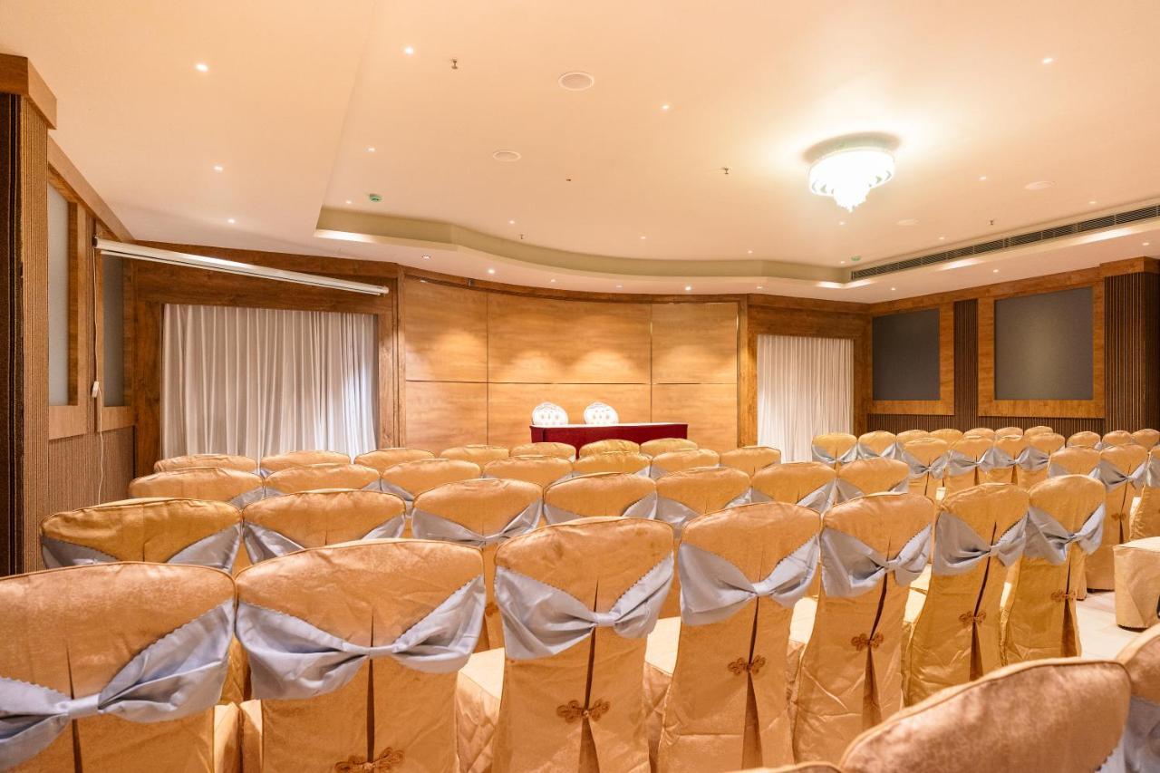 Marine Inn Hotel Kochi Bagian luar foto