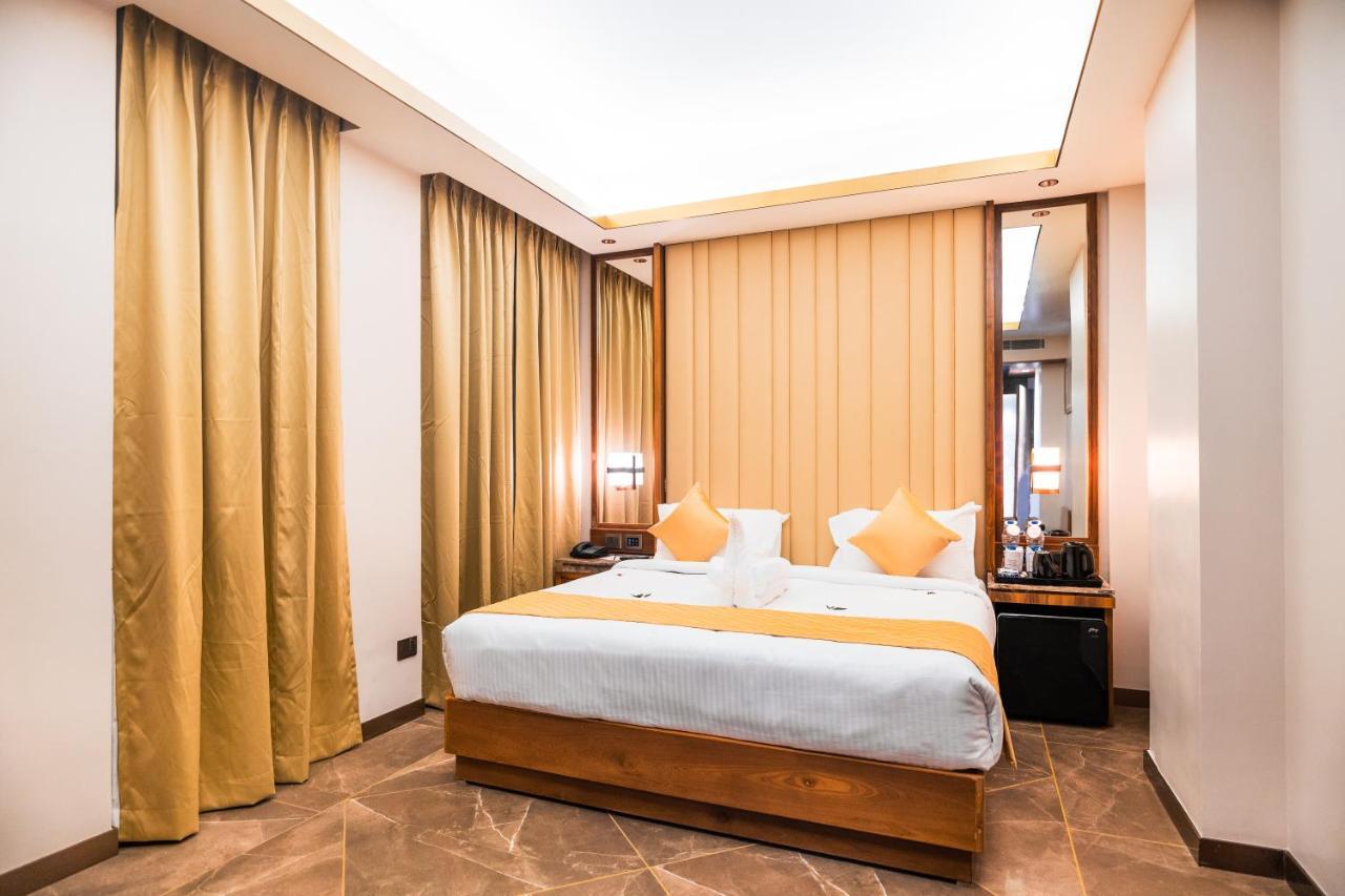 Marine Inn Hotel Kochi Bagian luar foto