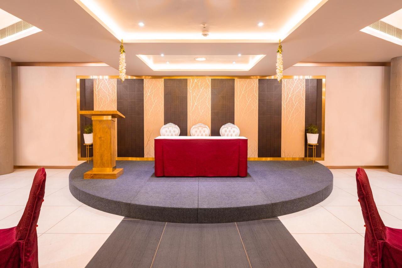 Marine Inn Hotel Kochi Bagian luar foto