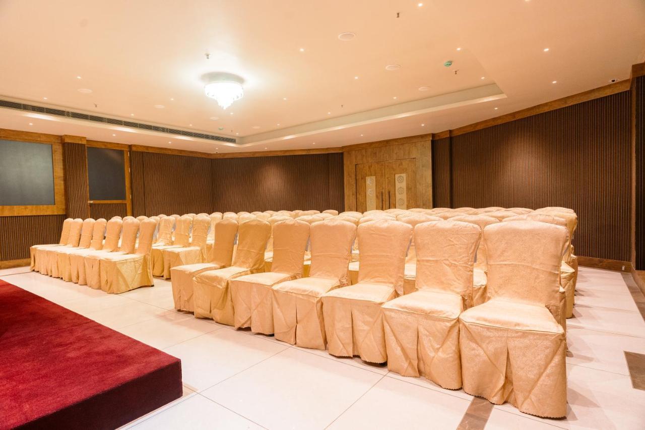 Marine Inn Hotel Kochi Bagian luar foto